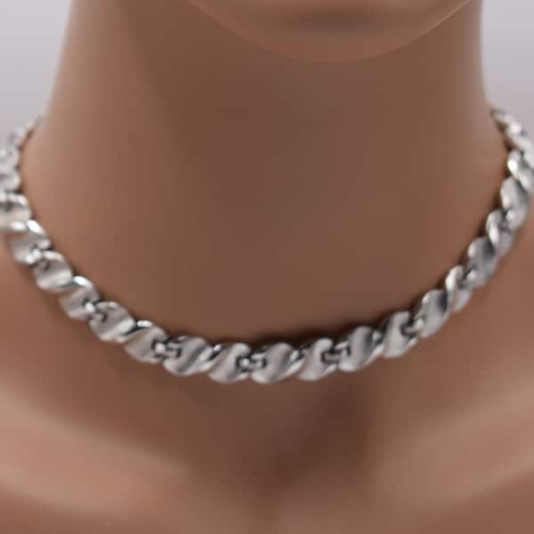 Crown Trifari Necklace - Silvertone Brushed Figure 8  Links Choker , signed Vintage Trifari