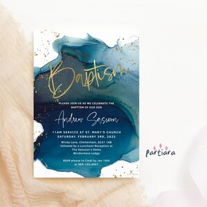 Invitación de bautizo color turquesa para niño o niña: Plantilla editable de invitación de bautizo azul y dorado P231