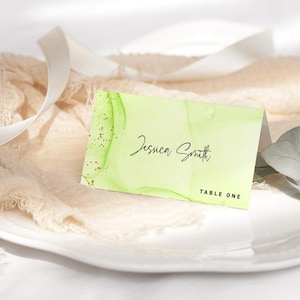 Modelo de cartão de lugar verde-limão, cartões de nome para assentos de aniversário para impressão, barracas de comida para festa de verão tropical para meninas na piscina ou no jardim, editável P299