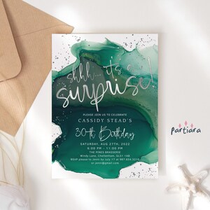 Modello di invito a sorpresa smeraldo, inviti per feste di compleanno a sorpresa verde stampabili, biglietti per eventi di cena per ragazze, download modificabile P257
