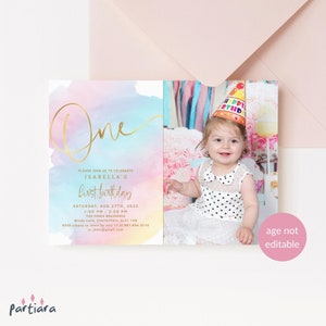 1. Geburtstagseinladung, Mädchen erste Geburtstagsfeier einladen druckbare, Pastell Regenbogen Himmel Dekor, bearbeitbare Fotovorlagenkarten P179