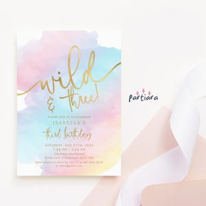 3e anniversaire pastel Invitation fête arc-en-ciel en téléchargement numérique pour les filles, sauvage et trois carte d'invitation imprimable, modèle modifiable P179