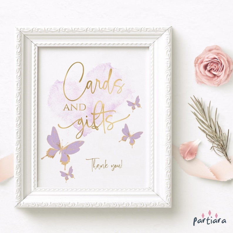 Plantilla editable de cartel de mesa de regalo con forma de mariposa para niñas: póster morado para fiesta de cumpleaños o baby shower P438 imagen 1