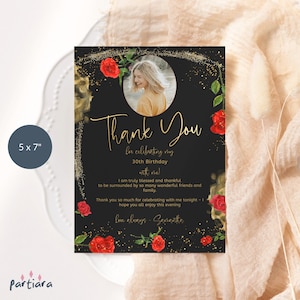 Modelo de cartão de agradecimento de aniversário, cartões de boas-vindas para mesa de jantar feminino para impressão, cartão de foto editável preto vermelho dourado P210