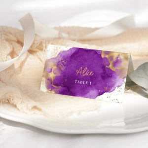 Tarjetas de nombre moradas, tarjetas de ubicación imprimibles, etiquetas para asientos de mesa, decoración de mesas para cenas de damas, carpas plegables para alimentos, descarga editable P281