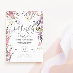Butterfly Kisses verjaardagsuitnodiging wensen, wilde bloemen vlinders uitnodigen afdrukbare voor meisjes, 1e verjaardagskaart, bewerkbare sjabloon P256