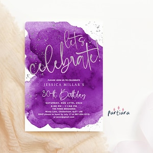 Invito digitale di compleanno - Modello di invito di compleanno viola - Girls Lets Festeggiamo Biglietto d'auguri argentato stampabile - Download digitale modificabile P281