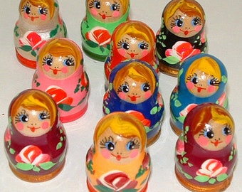 Russian doll thimble - sewing gift - handpainted thimble - collectables