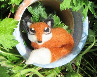 Fox Needle Felting Kit - Mini Needle Felting Kit - Felting Kit for Beginners - Easy Needle Felting - Needle Felted Fox Kit