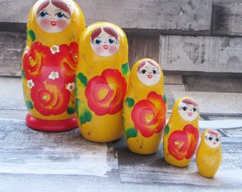 Nesting dolls, 5 piece, handmade / stacking dolls