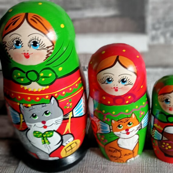 Ensemble de 7 ensemble de poupées gigognes, art ukrainien, matriochka, poupée gigogne fleur unique, poupée gigogne Home Decor, jouet intérieur de collection fait à la main - France