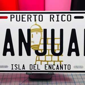 Ciudad de Puerto Rico nombra placa de aluminio