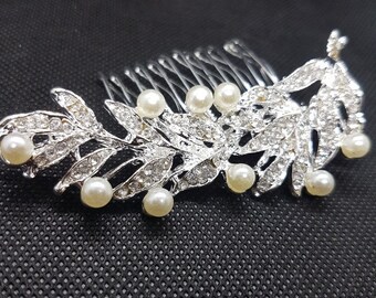 Beautiful Diamante Hair Comb Slide with Pearls and Crystals in Gold Tone 8 cms