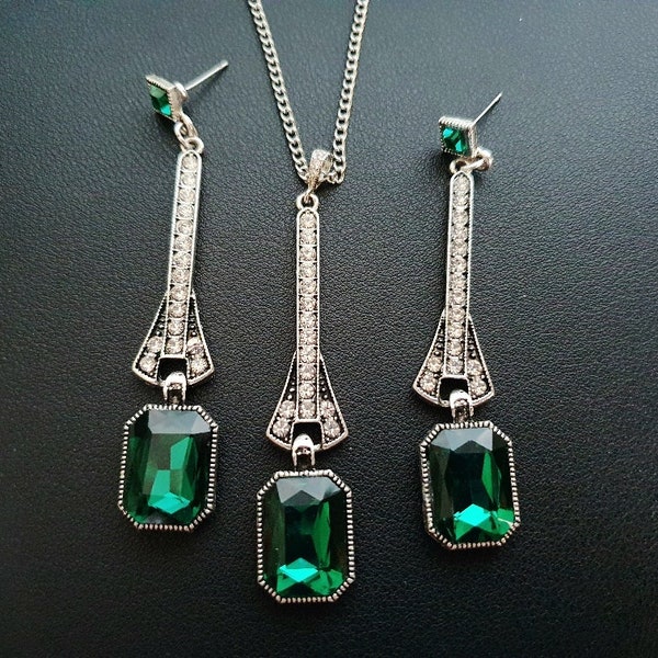 Long Art Deco Vintage style Green Crystal Jewellery Set. Silver Flapper Style Pendant Necklace and Earrings. Drop Dangle Chandelier Earrings