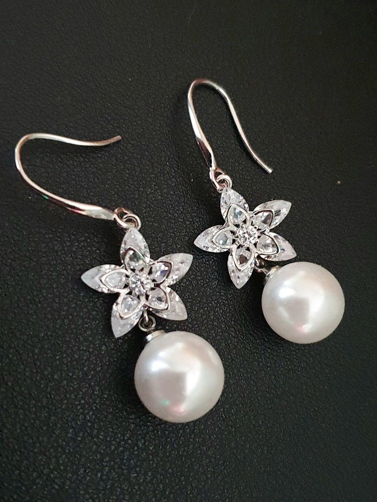 Pera Beautiful Tassel Big Shell Flower Drop Insert Color CZ Stone Long  Wedding Dangle Earring for Women Korean Jewelry Gift E786