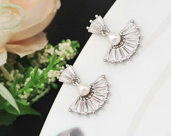 Pearl Art Deco Style Fan Earrings. Bridal Earrings. Wedding Earrings. Baguette Cut 1920's Style Drop Dangle Earrings. Wedding Jewellery.