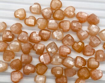 Premium Pfirsich Mondstein facettierte geschnitzte Herzform lose Edelsteinperlen, geschnitzte Herzform Edelstein Briolette Edelsteinperlen für Frauen 10 mm