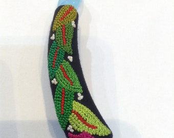 Vintage hecho a mano banana bordado banana clip