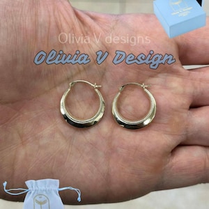 14k Yellow Gold Hoop Earrings: Classic Round Tube, 21mm