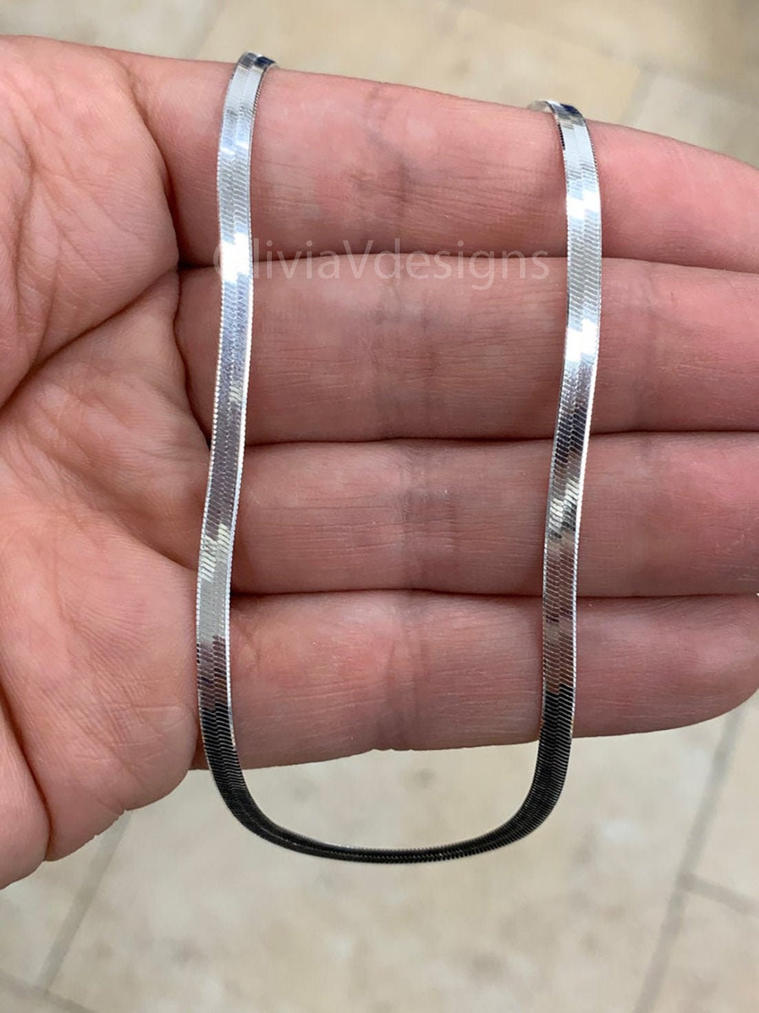 Herringbone Chain Necklace in Silver | Lisa Angel