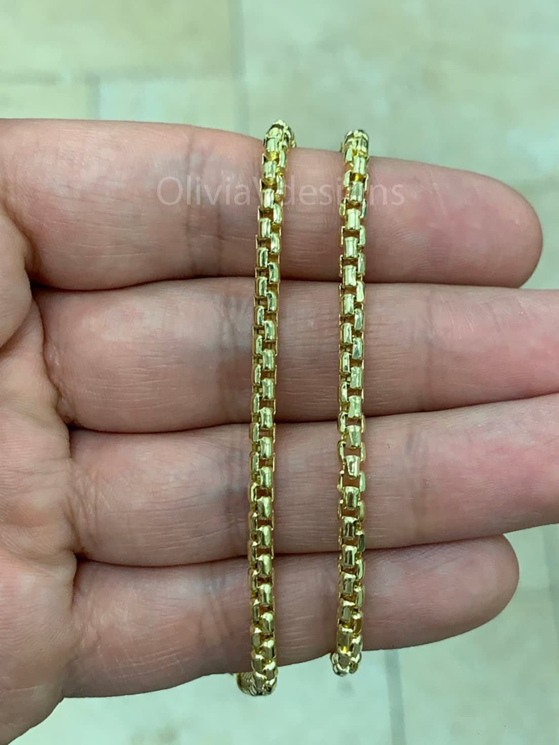 14K Yellow Gold Box Chain Round Box 