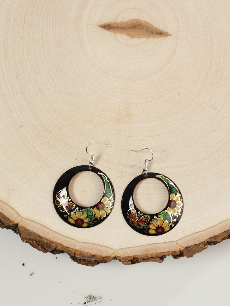 Hand painted Mexican earrings different colors/ sizes Aretes pintados a mano diferente sizes y colores image 4