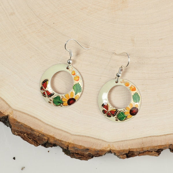 Hand painted Mexican earrings different colors/ sizes- Aretes pintados a mano diferente sizes y colores