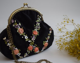 Black Velvet Embroidery Bag | Clasp Bag | Crossbody Bag