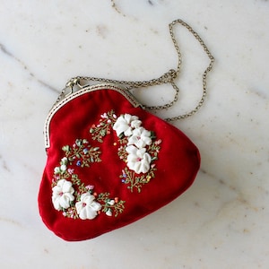 Red Velvet Crossbody Bag | Embroidery Clasp Bag
