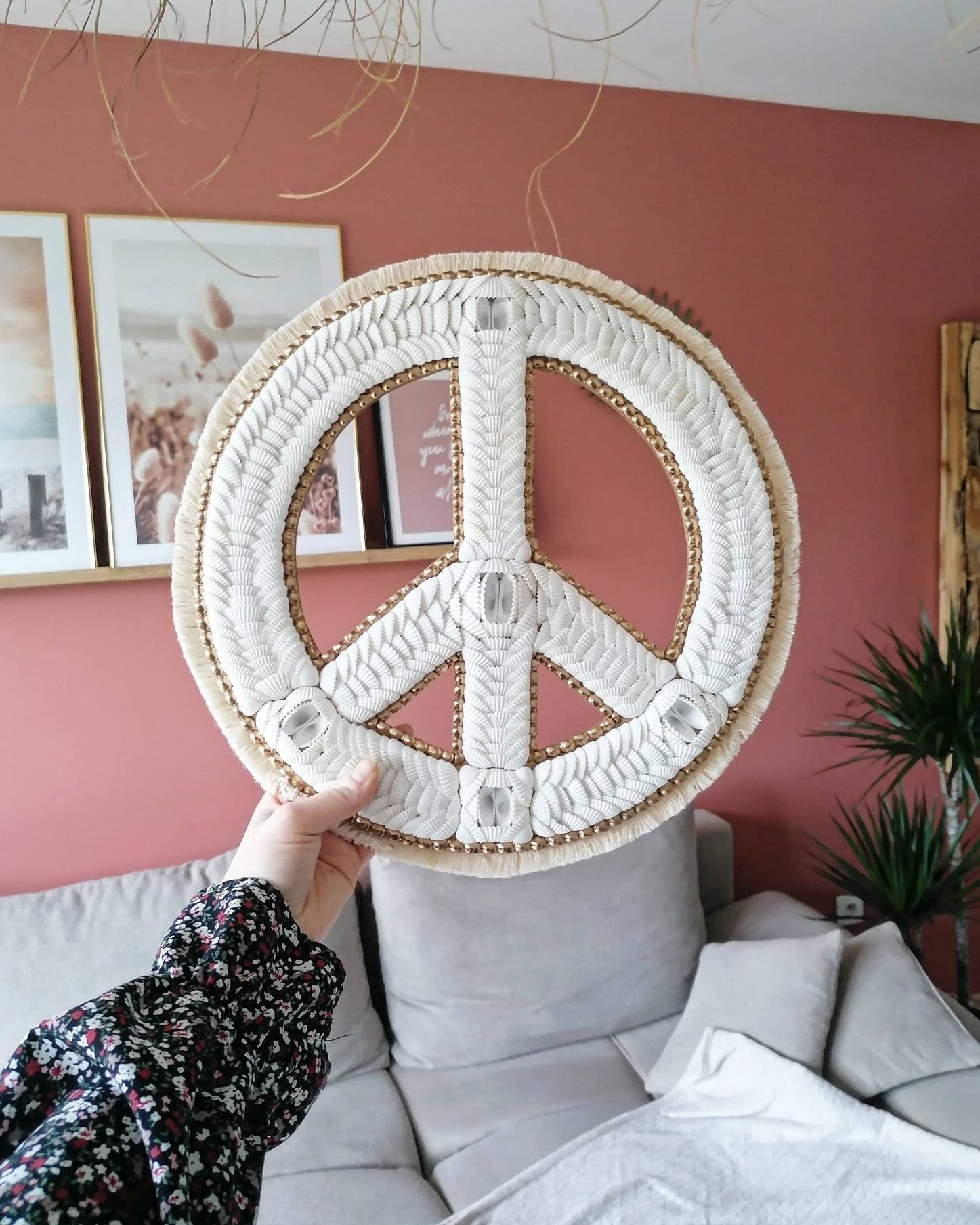 Décoration Peace & Love en Coquillages | 35x35cm avec ou Sans Socle - Boho Inspired Home Decor Handm