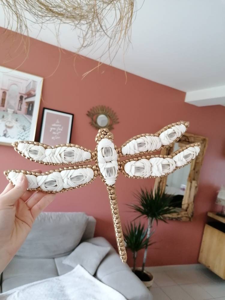Décoration Murale Libellule en Coquillages - Boho Inspired Home Decor Handmade Made in France