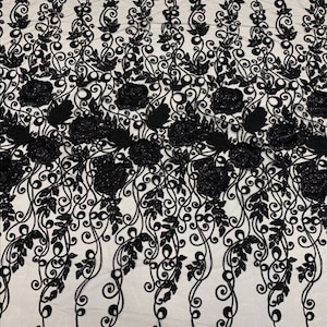 Zwarte paillettenstof kant op maat gesneden Geborduurde zwarte kantstof Stoffen avondjurken Zwarte geborduurde tule stof met pailletten bloem