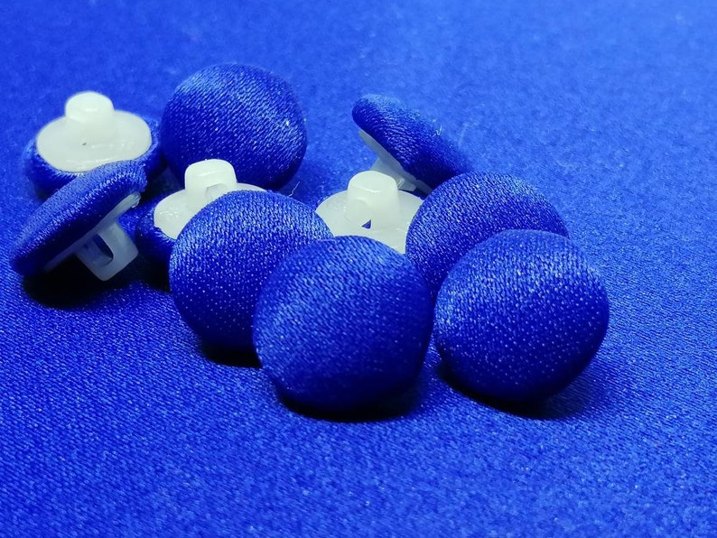 Royal blue covered buttons Royal blue satin buttons Royal blue designers handmade buttons Sewing buttons Dress buttons up Blue buttons