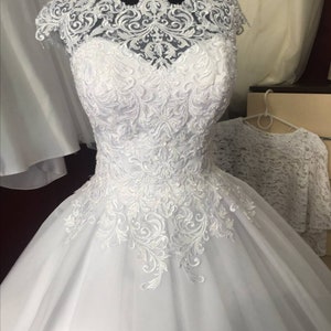 A line lace wedding dress sleevesless /Ivory bridal dress Tulle wedding dress Custom made