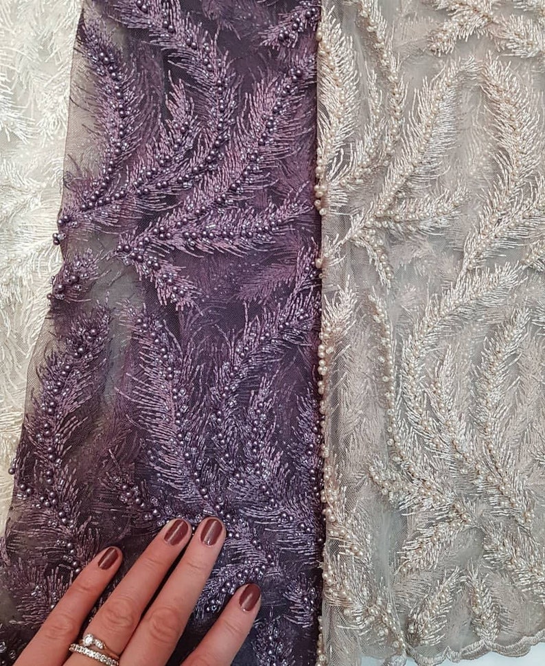 lace with feathers styles