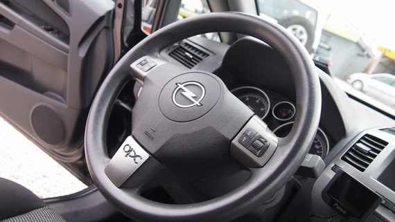Zafia B Vectra C Custom steering wheel controls for Vauxhall astra H Zafia B Vectra C Custom steering wheel controls for Vauxhall astra H