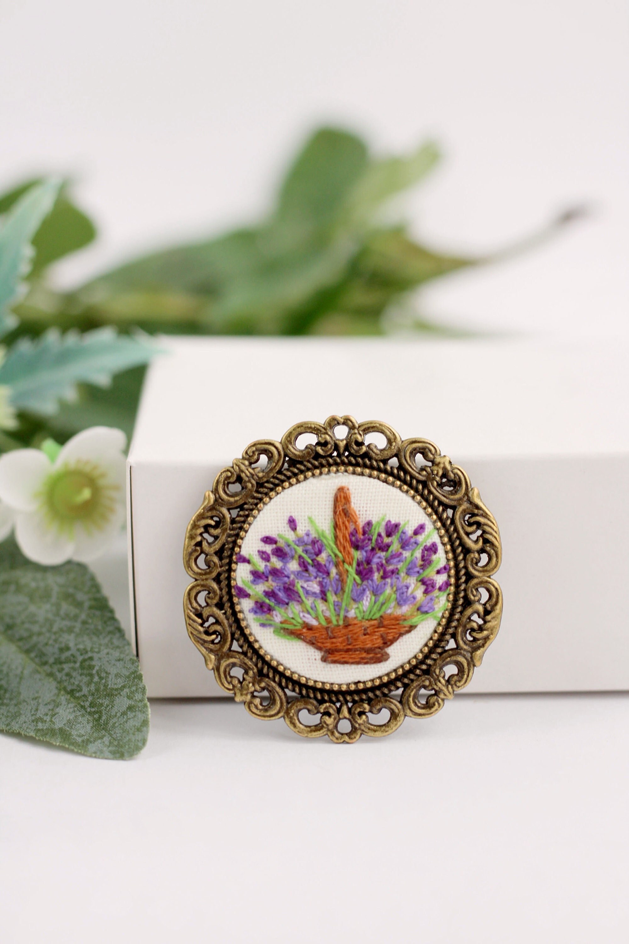 ハンドメイド 刺繍 ブローチ 【chat mignon】 ハンドメイド 刺繍 ブローチ 【chat mignon】 【公式通販】