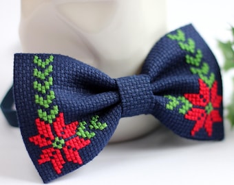 Blauwe geborduurde vlinderdas voor heren, handgemaakt kruissteekaccessoire voor jongens, leuk huwelijkscadeau