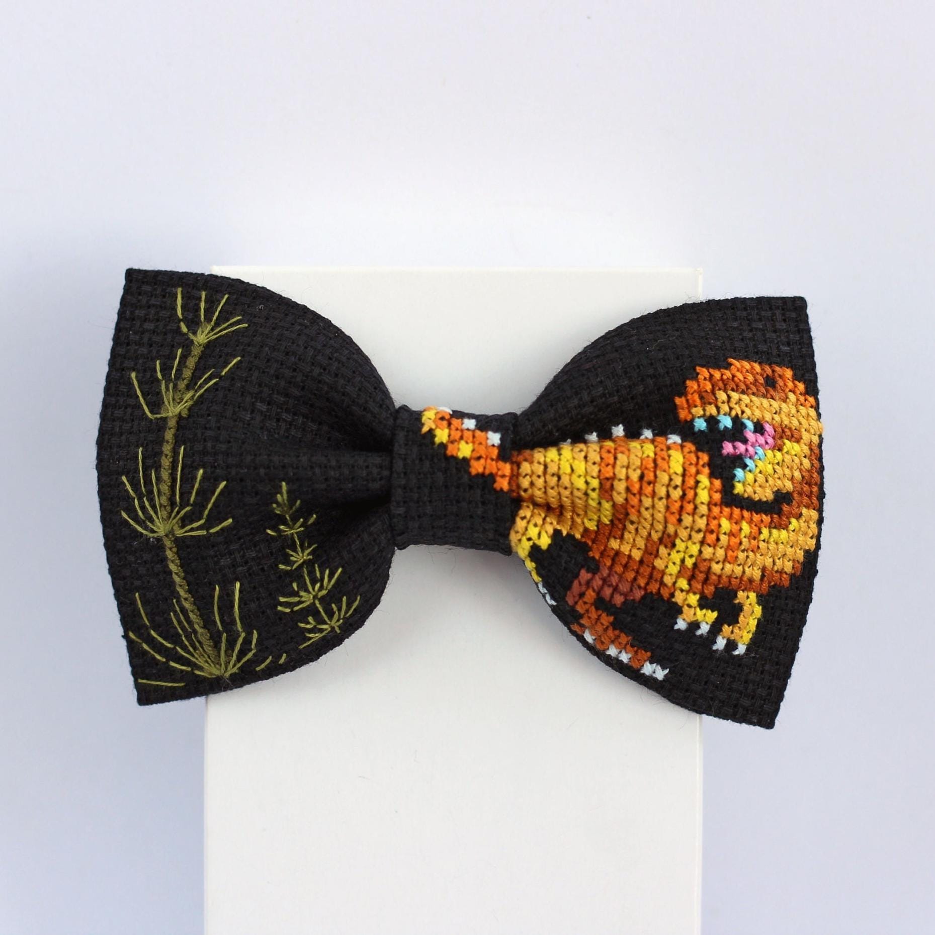 t rex bow tie