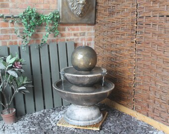 Catinus ball fountain