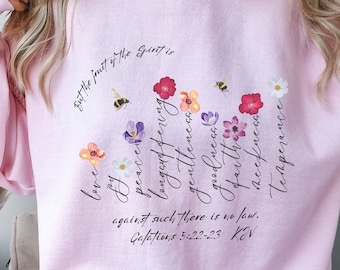 Andens frukt kristen tröja, kristen skjorta, vildblommor bibelvers kristna skjortor, KJV skriftskjorta, trosbaserad skjorta