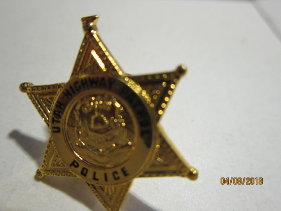 UTAH HIGHWAY PATROL POLICE OFFICER LAPEL BADGE PIN