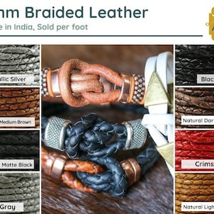 Könnte beinhalten: Nahaufnahme eines 5 mm geflochtenen Lederkordels in verschiedenen Farben, darunter Metallic-Silber, Schwarz, Naturbraun, Dunkelbraun, Mattschwarz, Grau, Rotbraun und Hellbraun. Das Kordel wird in Indien hergestellt und pro Fuß verkauft.