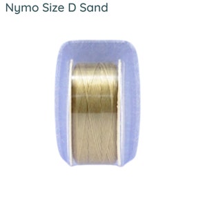 Nymo® tråd i storlek D, spole, 21 färger, 64 yards/58,5 m Sand
