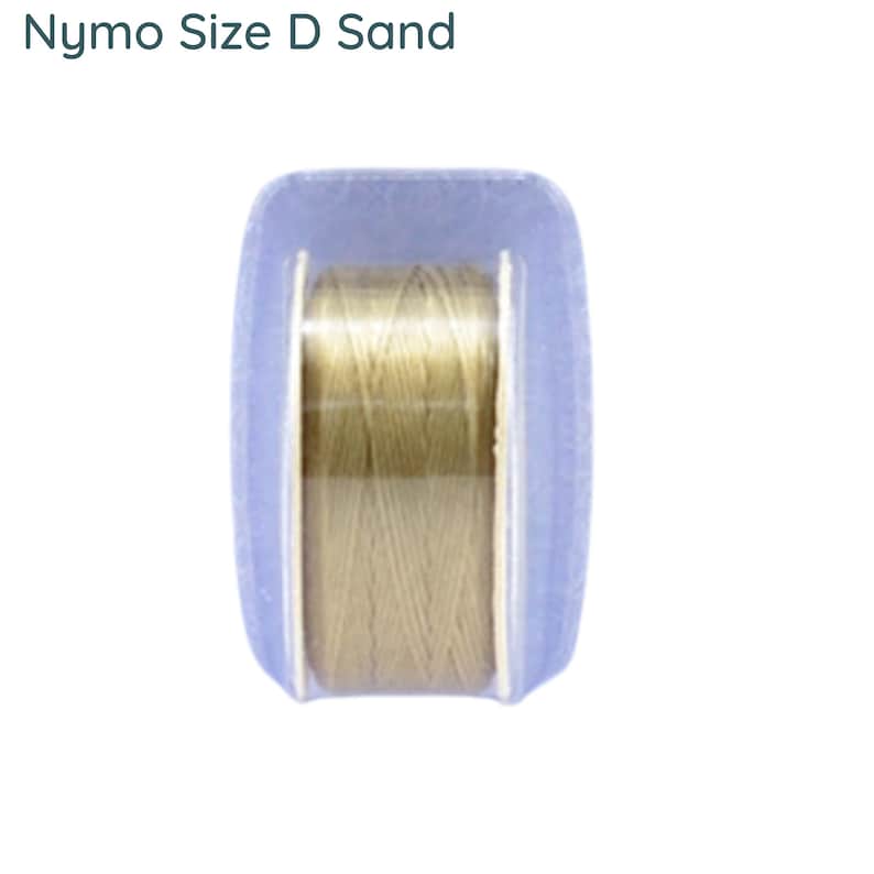 Nymo® tråd i storlek D, spole, 21 färger, 64 yards/58,5 m Sand
