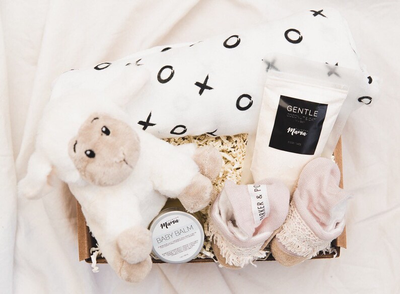 Newborn Girl Gift / Newborn Baby Gift Box / New Baby Gift Box / Gift