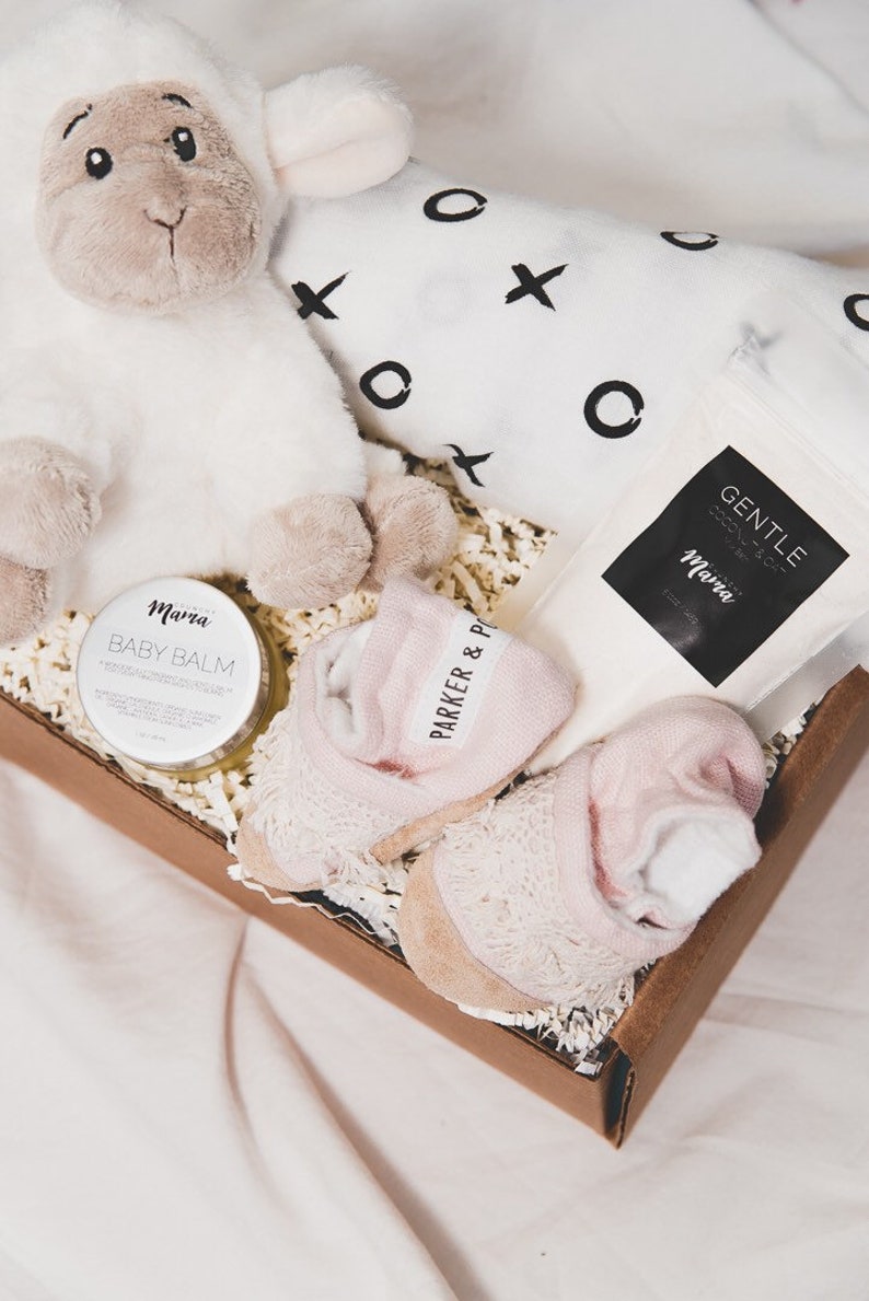 Newborn Girl Gift / Newborn Baby Gift Box / New Baby Gift Box / Gift