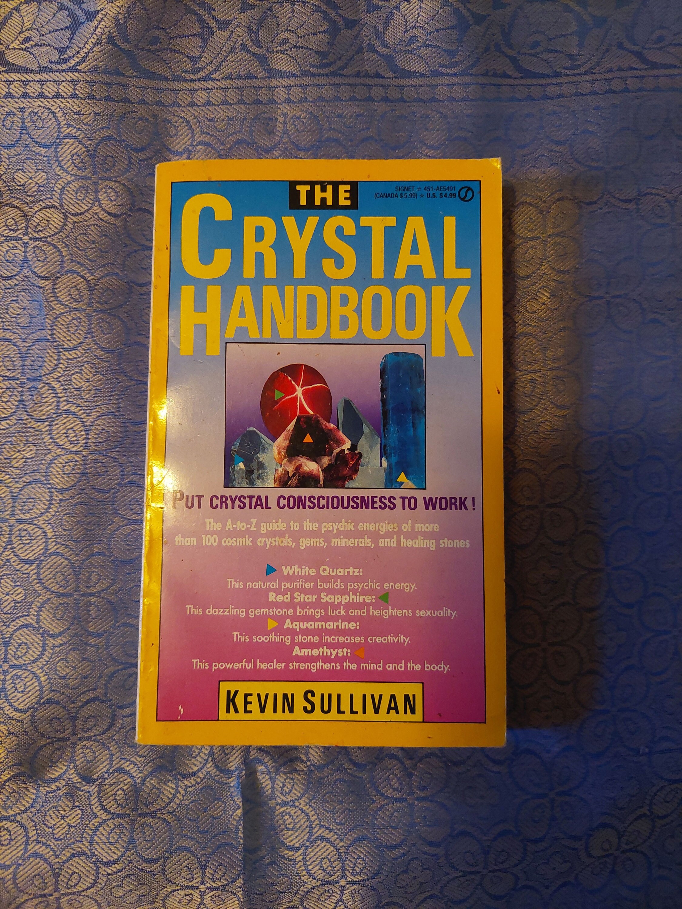 Healing Crystals: The Perfect Guide to Healing Your Heart, Mind, Body, and  Soul with the Power of Crystals