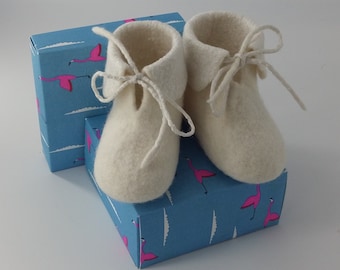 Patucos de fieltro para bebé: zapatos de lana merino hechos a mano (0-4 meses)
