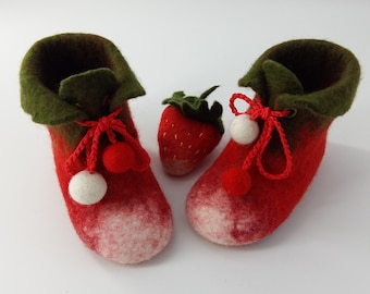 Baby Booties, Newborn Baby Shoes, Strawberry Woollen baby boots, Baby Shower Gift, Baby Gift, Baby Girl Gift, Baby Boy Gift